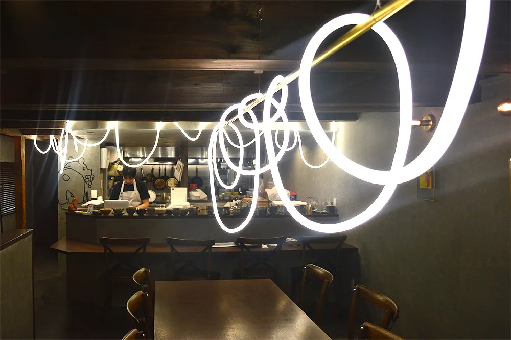 Cafe Food Library & Space Troucher